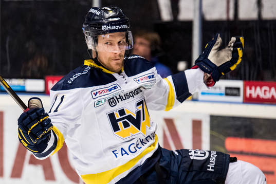 s Simon Önerud jublar