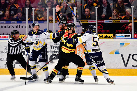 s Lawrence Pilut och Andreas Borgman i bråk med Brynäs