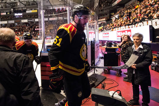 Brynäs Marc Zanetti deppar när han lämnar isen