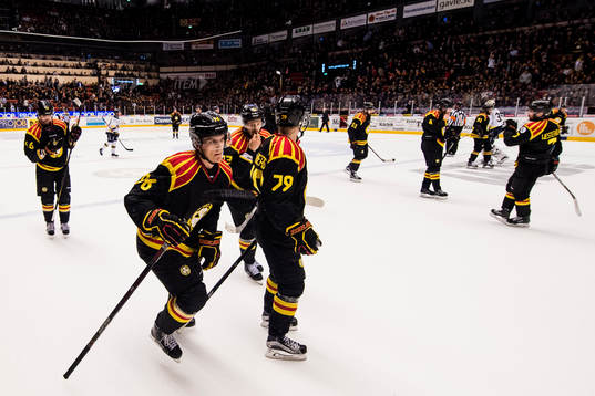 Brynäs Oskar Lindblom och Daniel Mannberg deppar