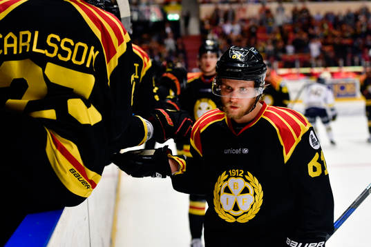 Brynäs Juuso Ikonen jublar
