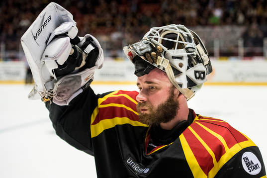 Brynäs målvakt David Rautio deppar