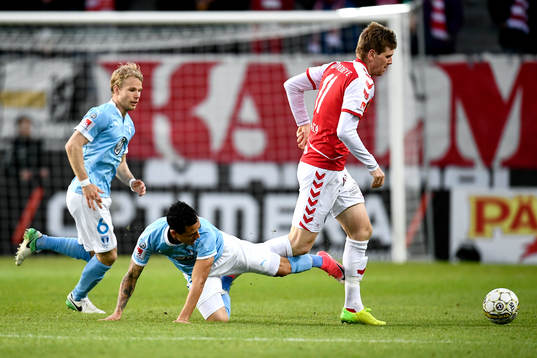 Kalmars David Elm och Malmö FFs Oscar Lewicki och Yoshimar