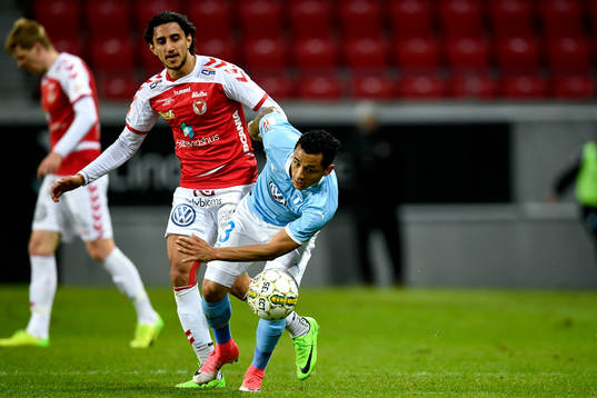 Kalmars Mahmoud Eid  och Malmö FFs Yoshimar Yotún