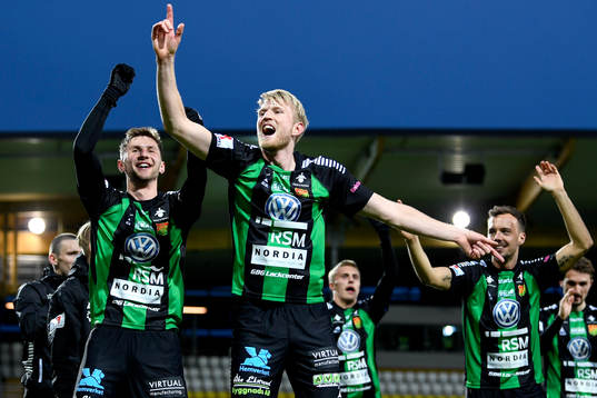 Bläddra bland fler bilder av Fotboll, Superettan, Falkenberg - GAIS