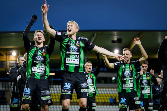 GAIS spelare jublar