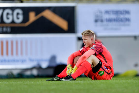 Falkenbergs målvakt Hampus Nilsson deppar