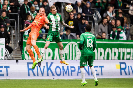AFC Eskilstunas Simon Alexanderssoni en nickduell med