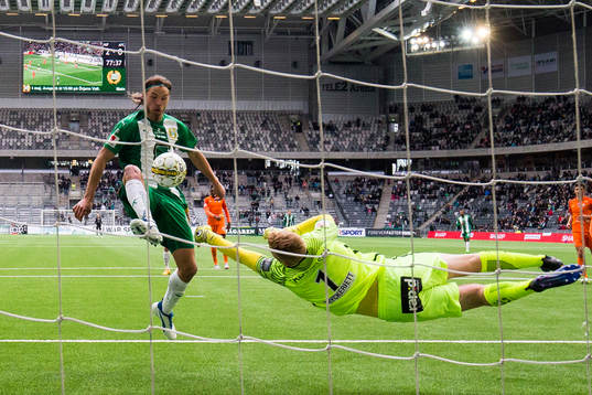 Hammarbys Björn Paulsen gör 3-0 för Hammarby bakom AFC