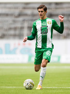 Hammarbys Leo Bengtsson med bollen