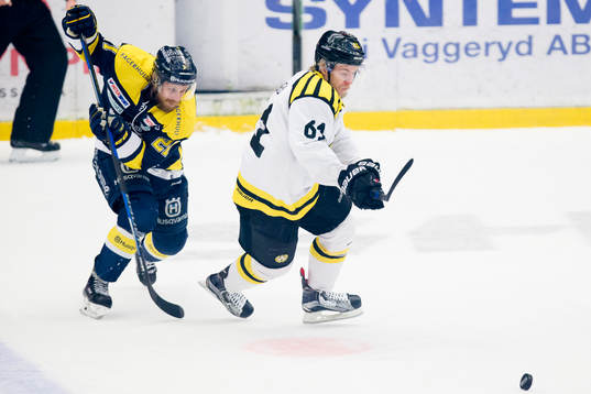 s Mattias Tedenby mot Brynäs Juuso Ikonen