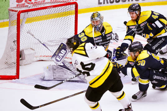 s målvakt Linus Söderström