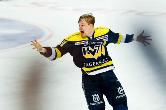 s Simon Önerud jublar