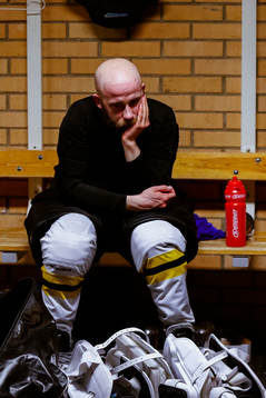 Brynäs målvakt David Rautio deppar