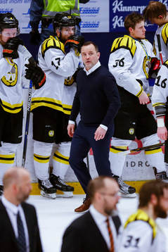 Brynäs tränare Thomas Berglund deppar