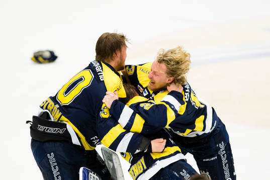 s målvakt Linus Söderström, Mattias Tedenby och Oscar