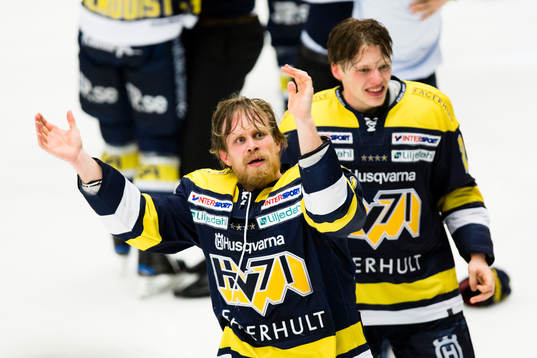 s Mattias Tedenby jublar