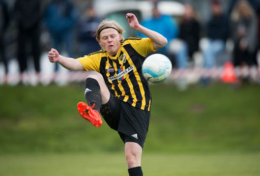 IFK Hässleholms Philip Bengtsson i matchen i division 2
