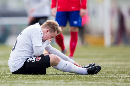 Hittarps Nicklas Nielsen blir liggandes
