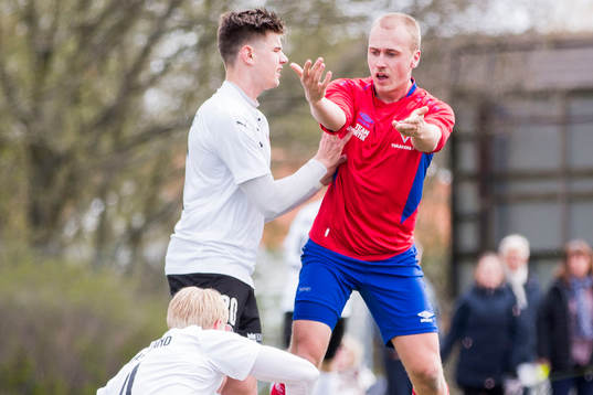 Hittarps Adonis Berisha och Tvååkers Jakob Adolfsson
