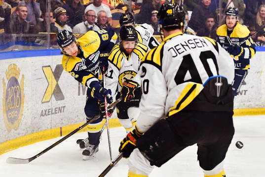 s Kevin Stenlund och Brynäs Kevin Clark