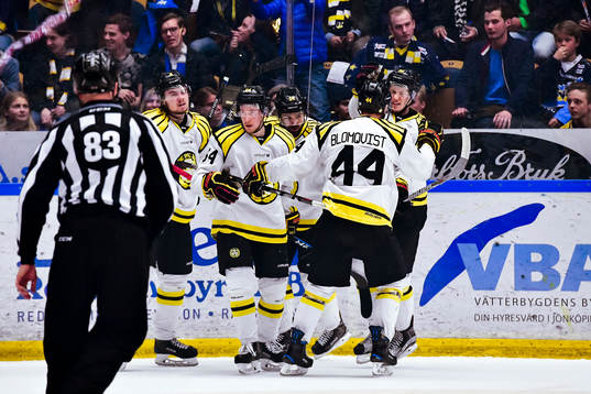 Brynäs spelare jublar