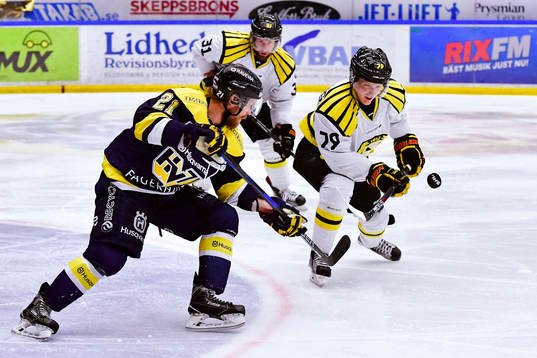 s Mattias Tedenby och Brynäs Daniel Mannberg
