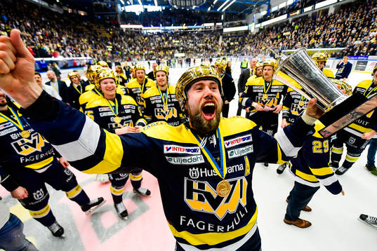s Christoffer Persson  jublar
