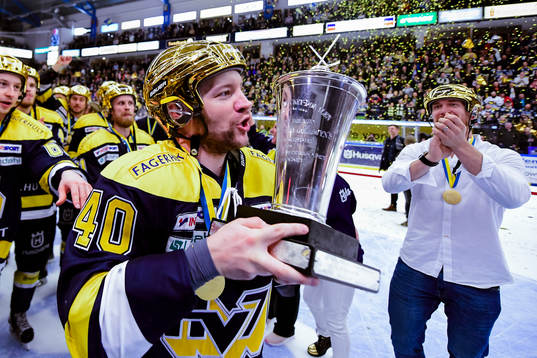 s Pär Arlbrandt  jublar