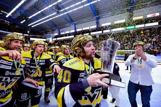 s Pär Arlbrandt  jublar