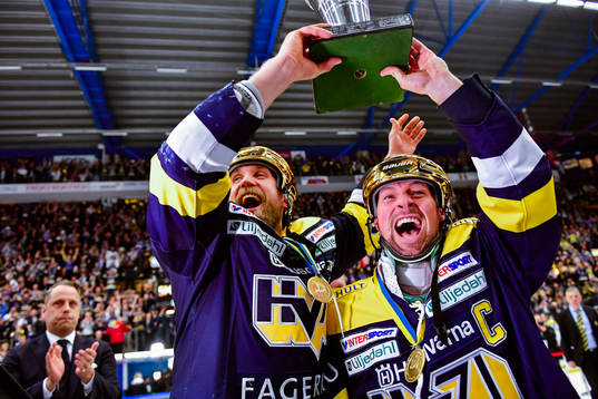s Martin Thörnberg och Chris Abbott  jublar