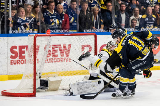 s Simon Önerud gör matchavgörande 2-1 målet bakom