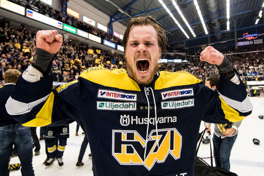 s Mikko Lehtonen jublar