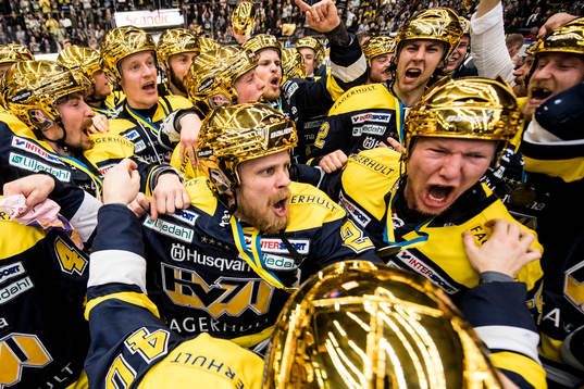 s Mattias Tedenby och Andreas Borgman jublar