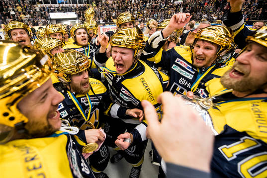 s Mattias Tedenby och Andreas Borgman jublar