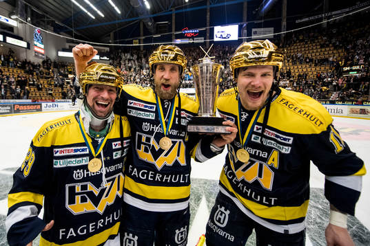 s Chris Abbott, Martin Thörnberg och Simon Önerud jublar