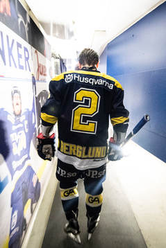 s Kristofer Berglund gör entré