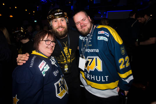 s Christoffer Persson  jublar
