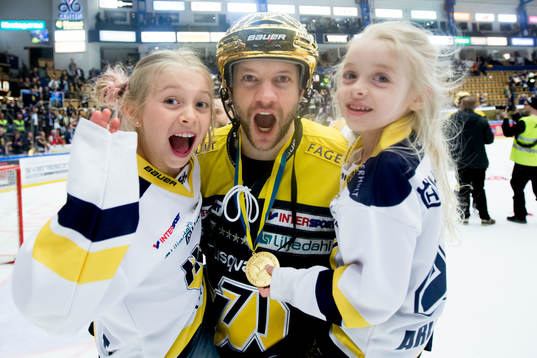 s Pär Arlbrandt jublar