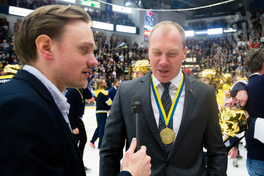 s tränare Johan Lindbom