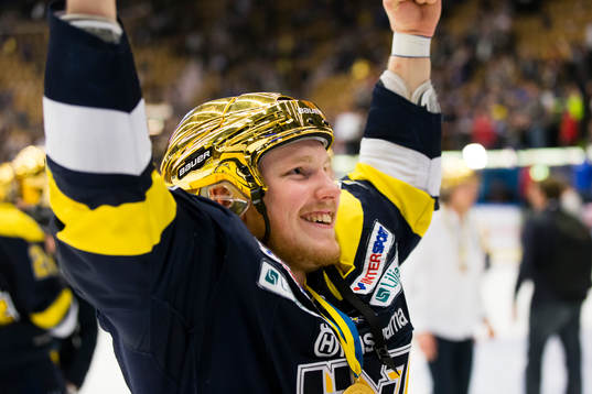 s Erik Andersson jublar