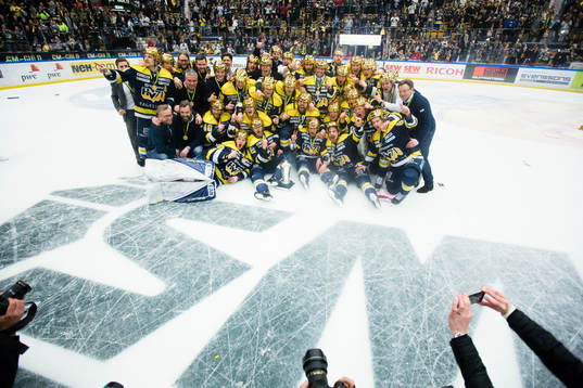 s spelare ställer upp för en lagbild