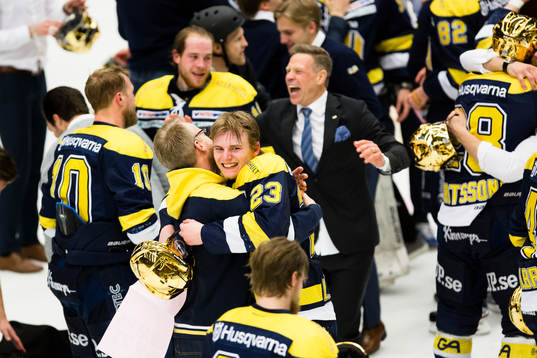 s Lias Andersson jublar