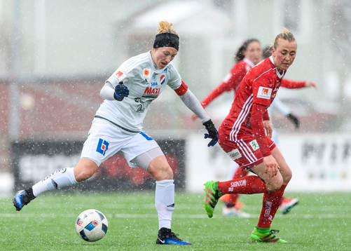 Kvarnsvedens Robyn Decker med bollen