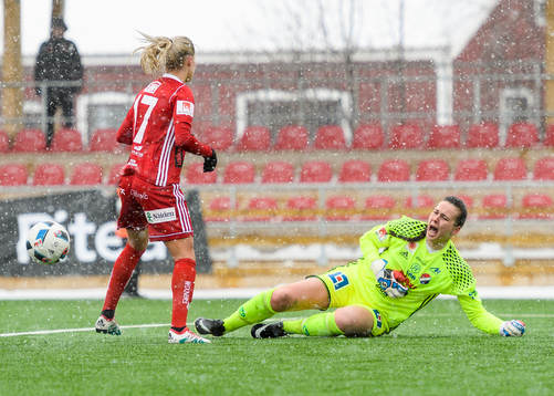 Piteås Lotta Ökvist krockar med Kvarnsvedens Lina