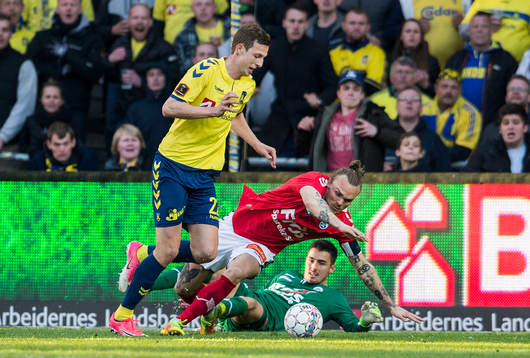 [DK=20170430: Gustaf Nilsson, Brøndby IF, afdribler Pierre