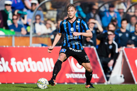 Sirius Christer Gustafsson med bollen