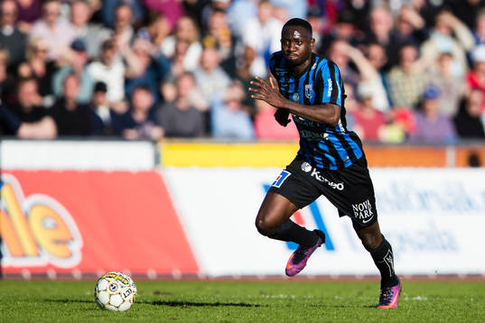 Sirius Moses Ogbu med bollen