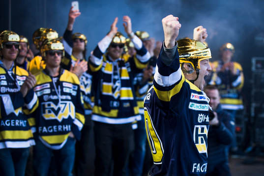 s Pär Arlbrandt jublar