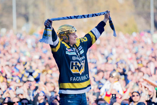 s Lias Andersson jublar